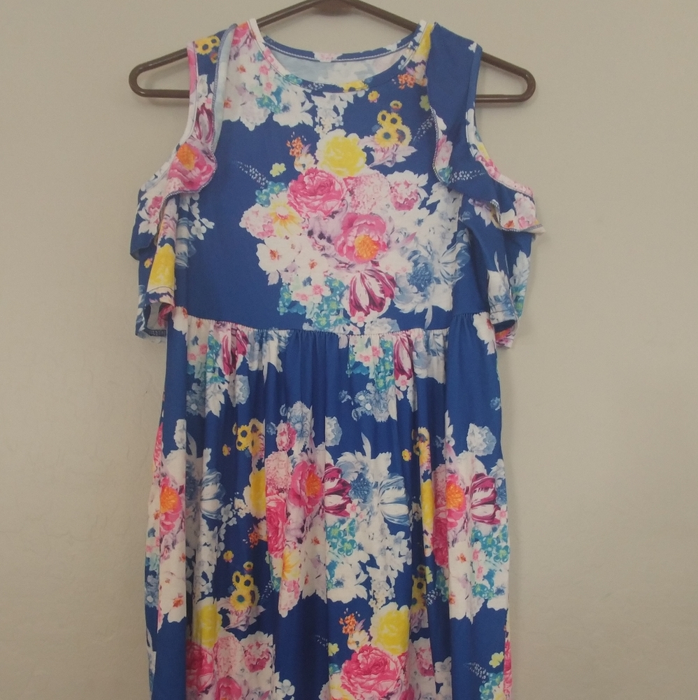 Blue flower patterned girls dress